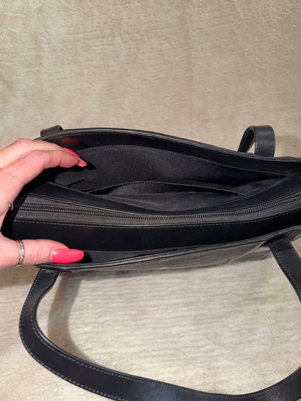 Black Stingray Leather Tote with Matching Wallet - Picture 4 of 14